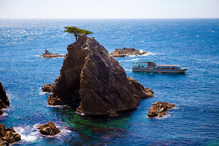 浦富海岸で遊覧船orカヌー体験